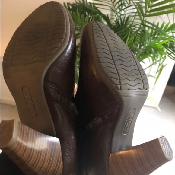 Boots - Picture 5 of 7